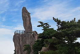 安徽一景点遭雷击,13名游客受伤